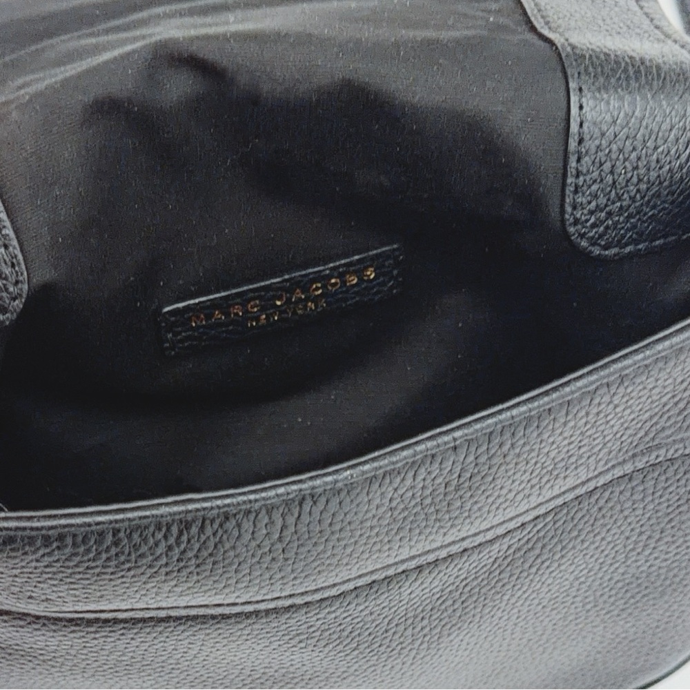 Marc Jacobs Black Pebbled Leather Crossbody Bag - Picture 7 of 15